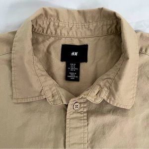H&M Men's Short Sleeve Button Up Shirt  Medium Khaki Olive Green